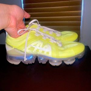 Nike Womens Air Vapormax 2019 Luminous Green Running Shoes